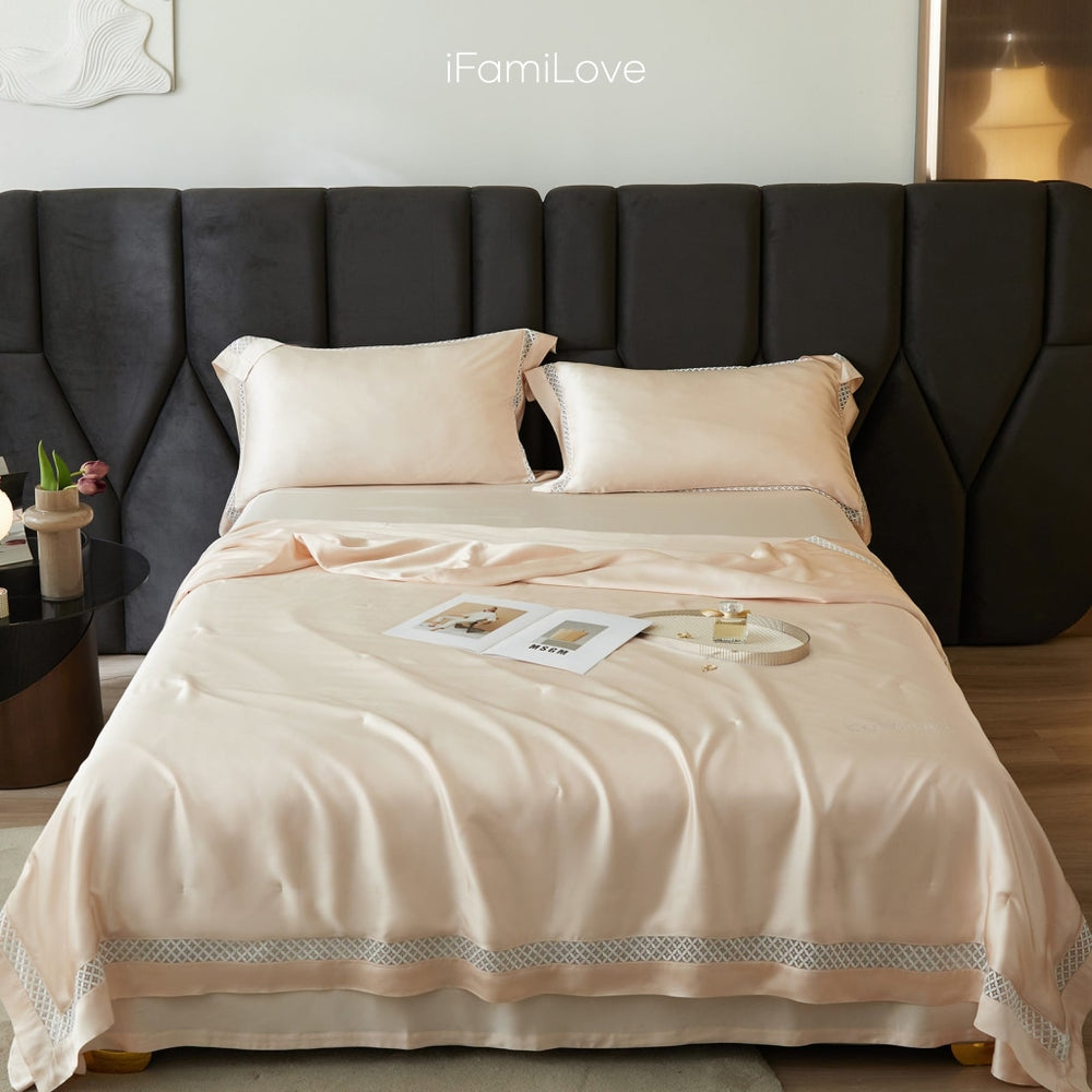 100% Mulberry Silk Filled Air Quilt