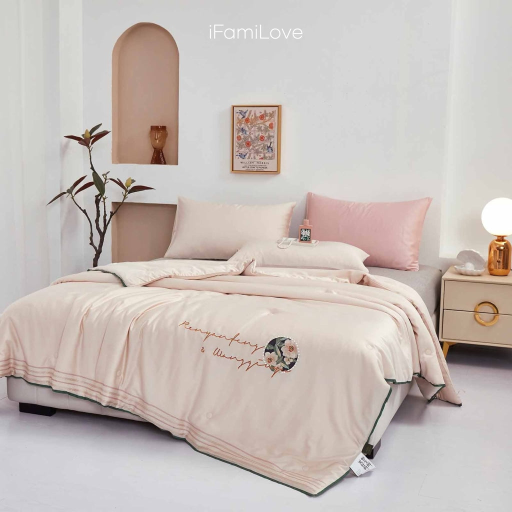 100% Silk-Filled Duvet