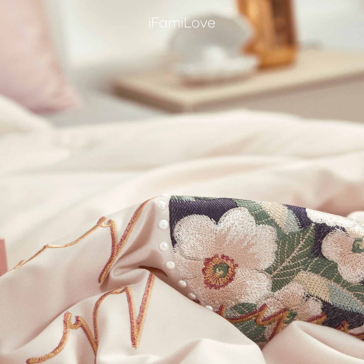 100% Silk-Filled Duvet