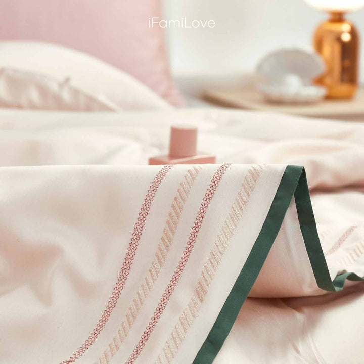 100% Silk-Filled Duvet